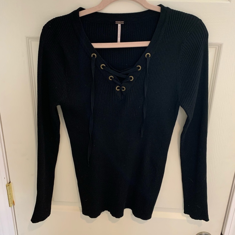 Women’s black ribbed lace up long sleeve top
